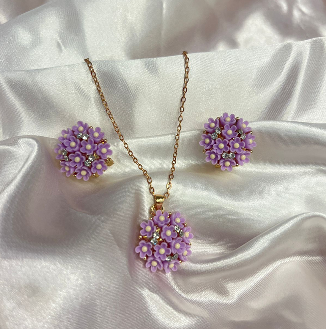 Bunch of Violet lily Locket-set